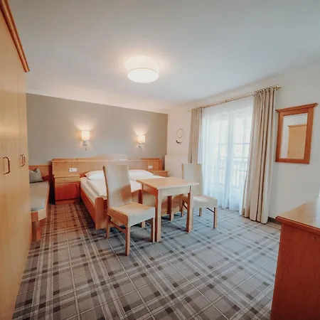 Landhaus Filzmoos منزل للإقامة